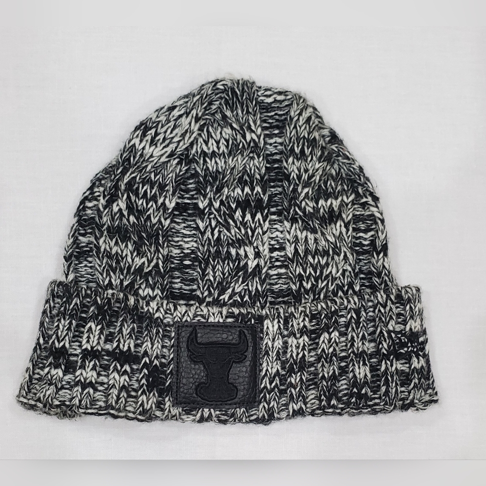 New Era Chicago Bulls Monochrome Hardwood Classics Knit Beanie